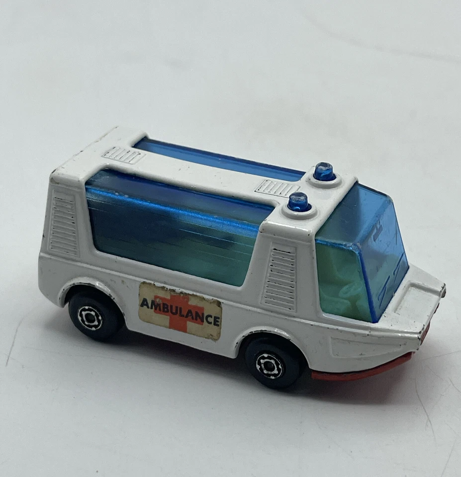 AMBULANCIA STRETCHA FETCHA Nº46 Vintage Matchbox Superfast Lesney 1971 Foto 2 de 4