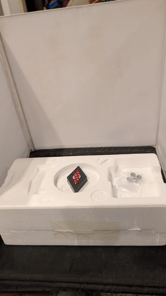 GMP ACME 1:18 1970 PLYMOUTH ROAD RUNNER CORPORATE BLUE 18801 - Image 4 of 4