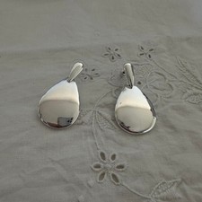 Silver tear drop earrings with a classic, minimalist design jewellery
