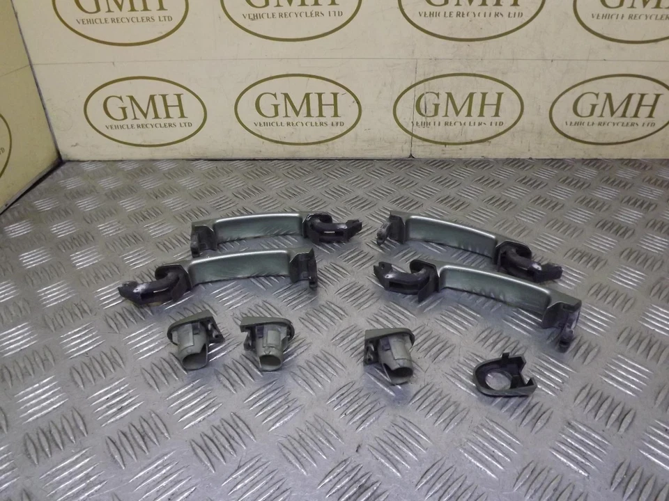 Volkswagen Passat Set Of 4 Outer Door Handle Silver Mk1 1997-2005D - Image 3 of 4