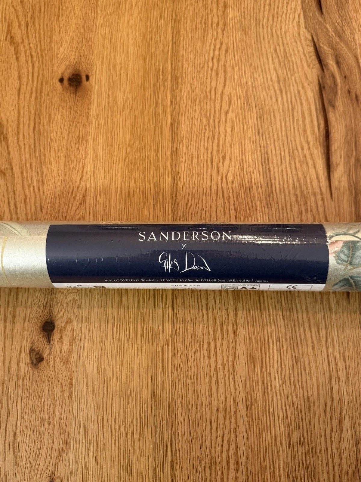 Sanderson X Giles Deacon Wallpaper Cupid’s Beau 217312 Florin/Madder - Brand New 3