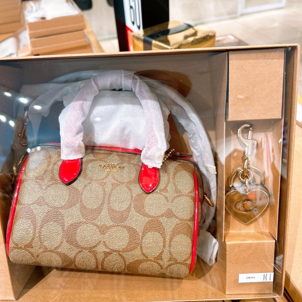 NWT Coach Boxed 🎁🎁 Mini Rowan Crossbody With Hearts Key Ring