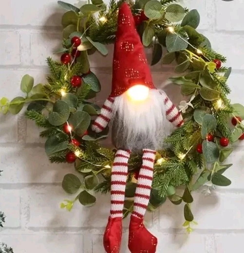 Christmas Lazy Elf Wreath With Lights, Batteries Included. Free Postage  - Image 4 of 4