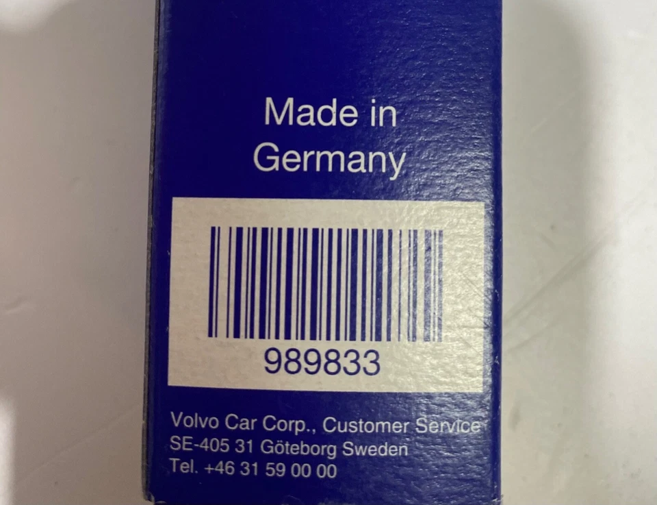 Genuine Volvo S40 / S60 / S80 / V40 / V70 / XC90 Headlamp Bulb 989833 - Image 4 of 4