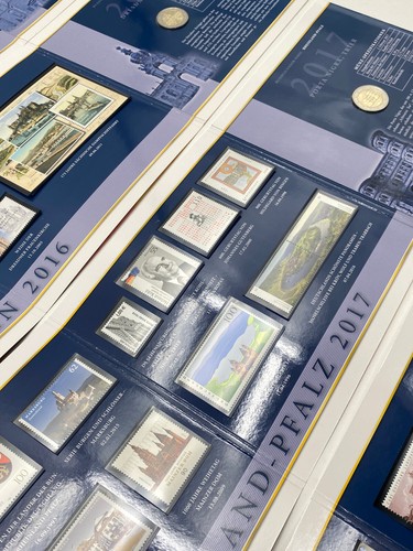 * 2 EURO MÜNZEN GEDENKSET 13 BUNDESLÄNDER MÜNZE BRIEFMARKEN 2006 - 2018 - Bild 15 von 19