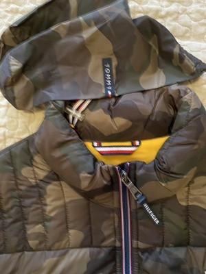tommy hilfiger jacket men New With Tag. Size Large.
