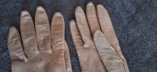 Vintage Leather Ladies Gloves Size 6. 1 Madova, 1 Italian (unknown) - Picture 22 of 24