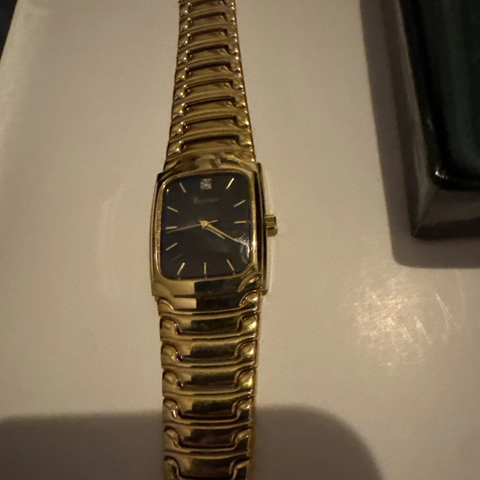 Raro Reloj Analógico de Cuarzo Bulova Para Hombre Diamante Negro Tono Oro T5 Foto 2 de 4