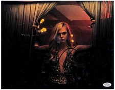 Elle Fanning Signed Autographed 11x14 Photo Teen Spirit Movie ACOA