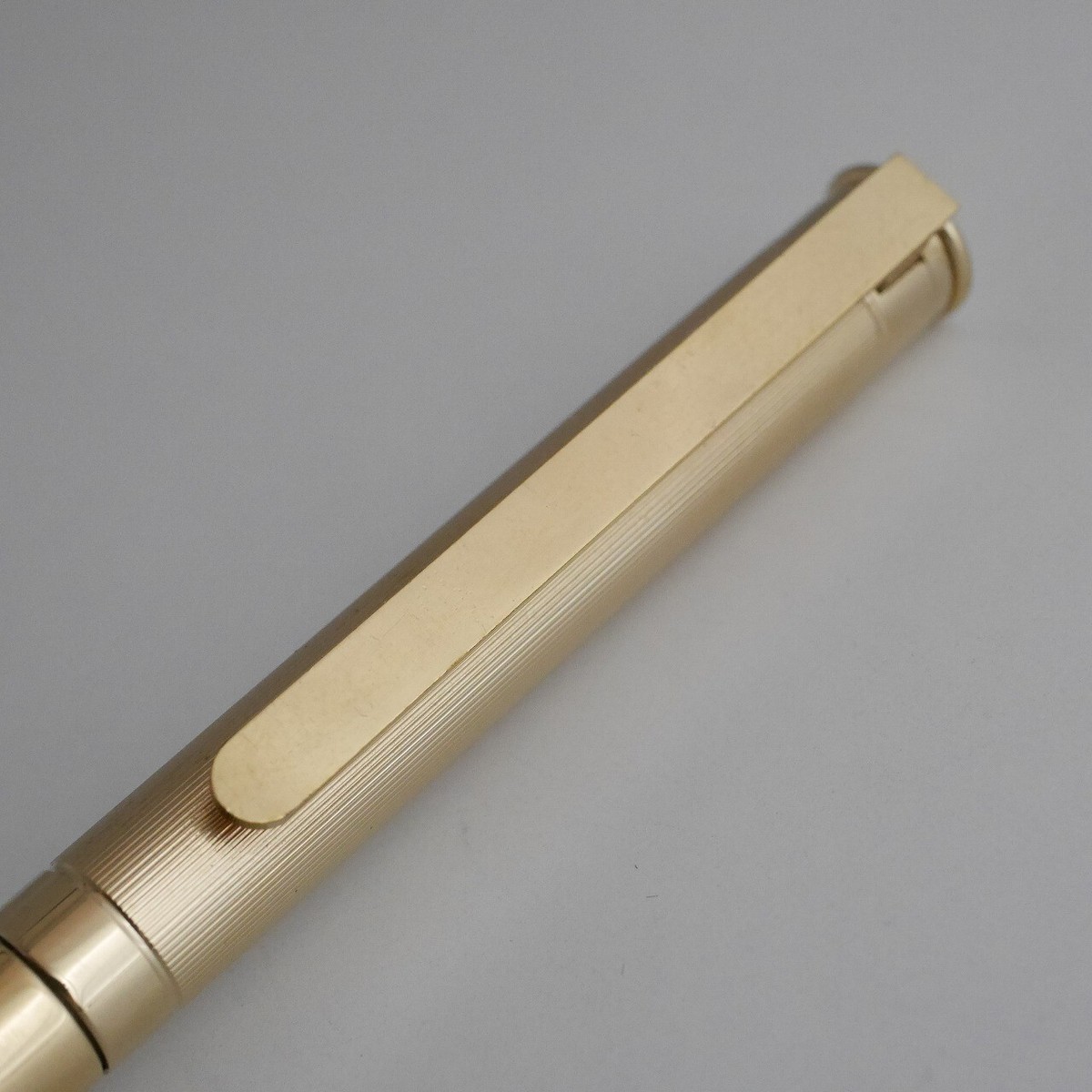 MONTBLANC NOBLESSE ペン先K18 カートリッジ式 文字彫 美品 MONTBLANC NOBLESSE ペン先K18 カートリッジ式 文字彫 美品
