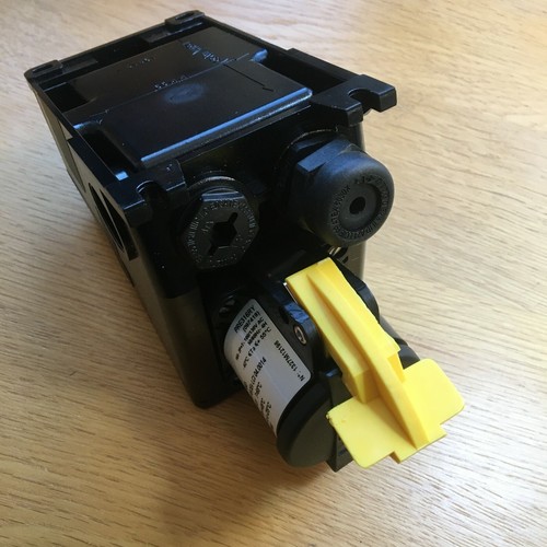 TOMA DE CORRIENTE DE PARED APPLETON PRE316RY PCX ATX 16A 100-130VAC 1 BANDA ELÉCTRICA, NUEVA - Imagen 8 de 10