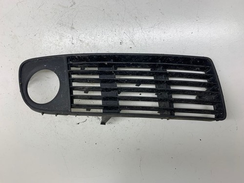 Audi A6 S6 C5 4B 1999 Verkleidung Nebelscheinwerfer / Gitter vorne DRA30554
