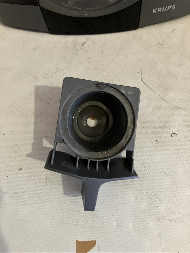 Nescafé Dolce Gusto Oblo Coffee Machine By Krups KP110 Spares - Image 4 of 4