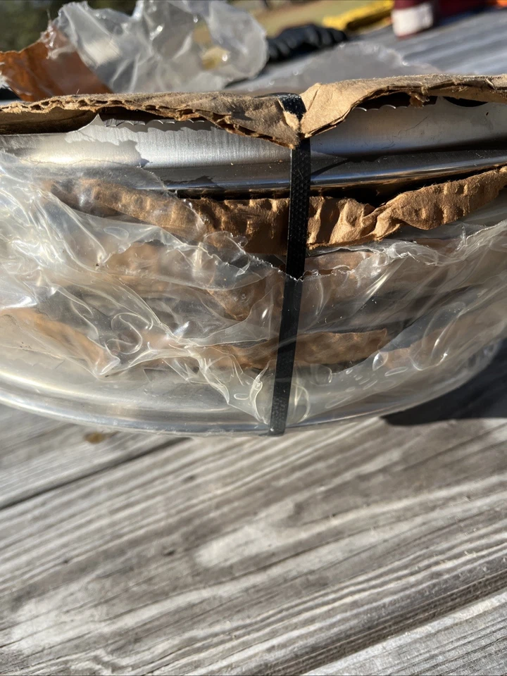 NOS Vintage Set Of 4 1976-1978 OEM Nissan Datsun 13” B210 Hubcaps KB-210 - Image 4 of 4