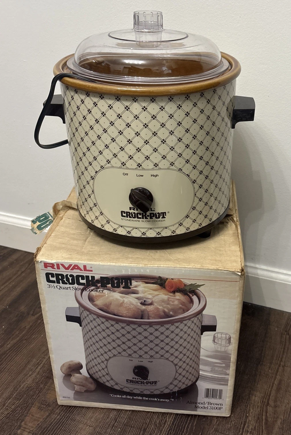 Vintage Rival Crock Pot Electric Cooker 3 ½ Qt Model 3100P Almond/Brown NEW
Opens in a new window or