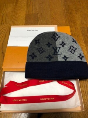 Louis Vuitton Bonnet Monogram Divide Knit Beanie Cap - Navy  display picture 1