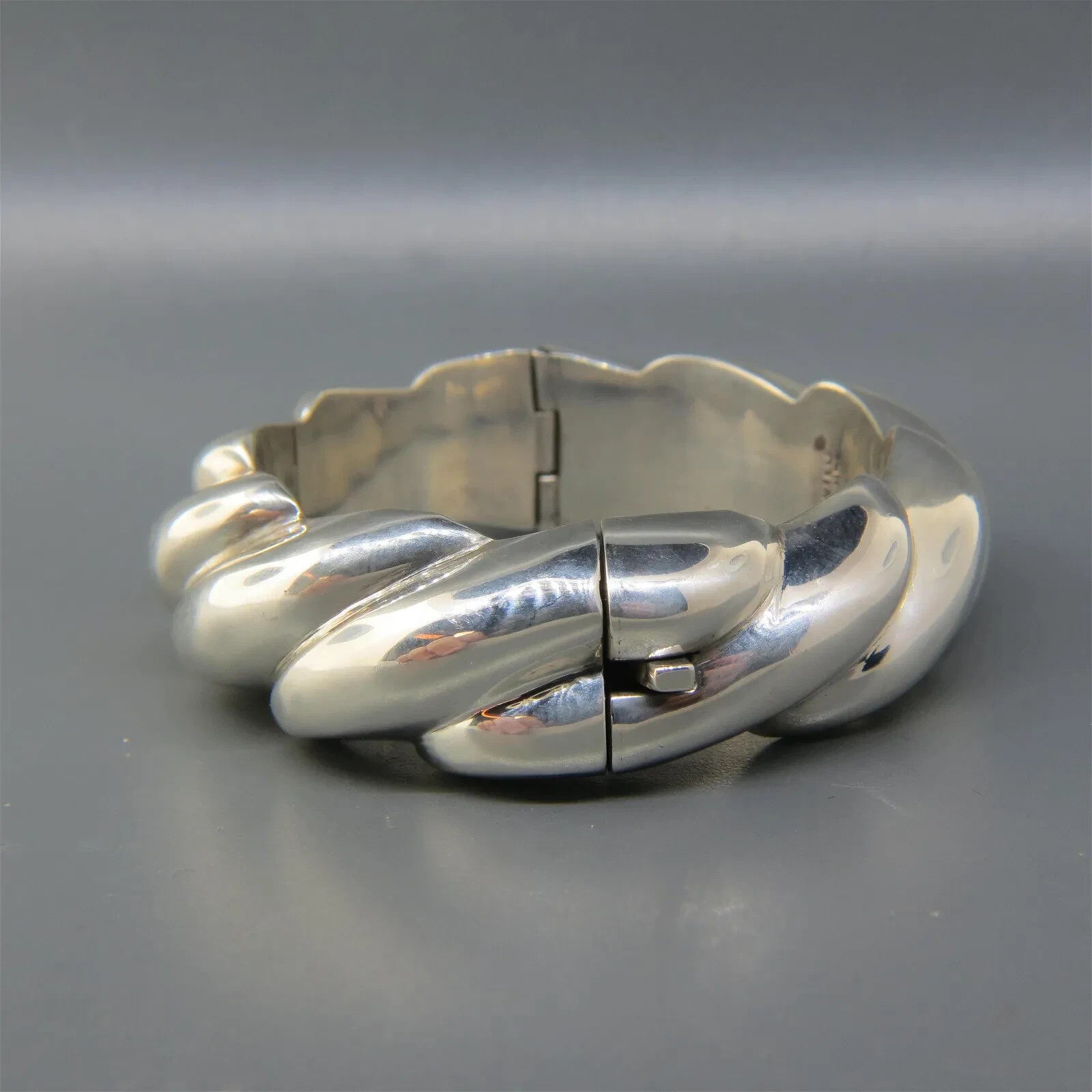 GORGEOUS STERLING SILVER HINGED BANGLE BRACELET - image 3