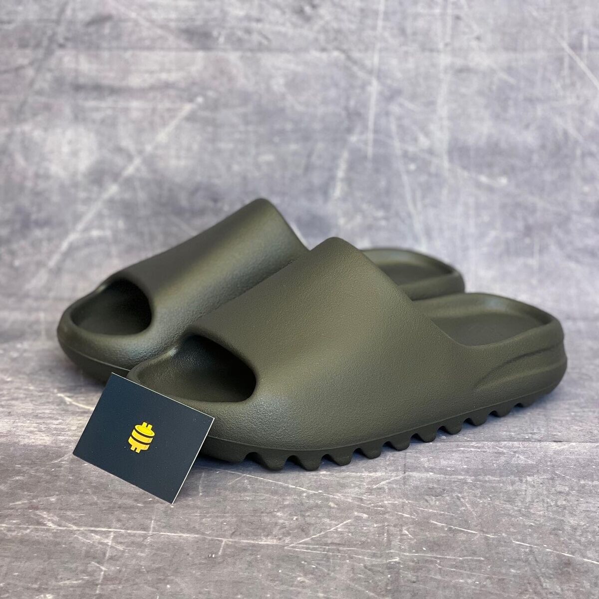 adidas Yeezy Slide Onyx HQ6448 - All Sizes - Express Shipping