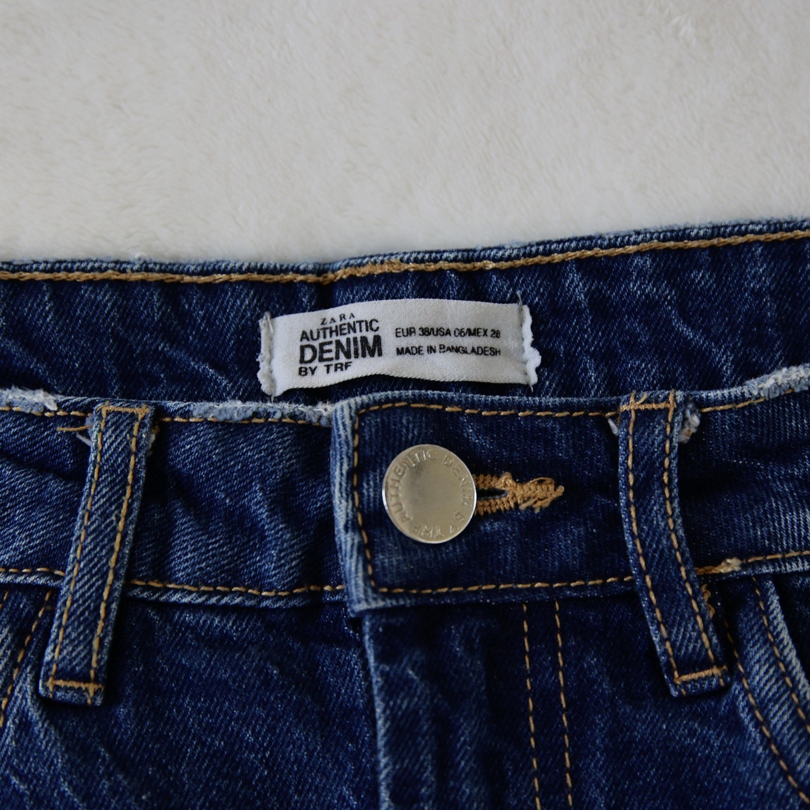 ZARA Trafaluc red stripe premium cut-off shorts size 6 thumbnail 2