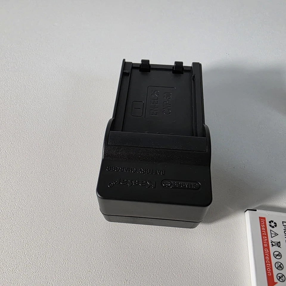 Casio EXILIM EX-Z9 8.1MP Digital Camera Tested With 2 Batteries & Charger - Read - Image 4 of 4