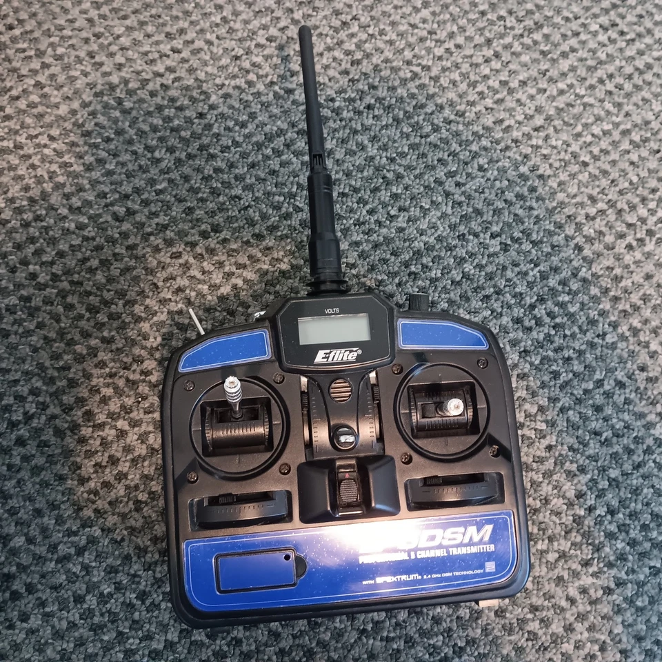 E-Flight Blade CX2 Remote Control Helicoptor (Excellent Cond.) (Needs Battery) - Image 4 of 4