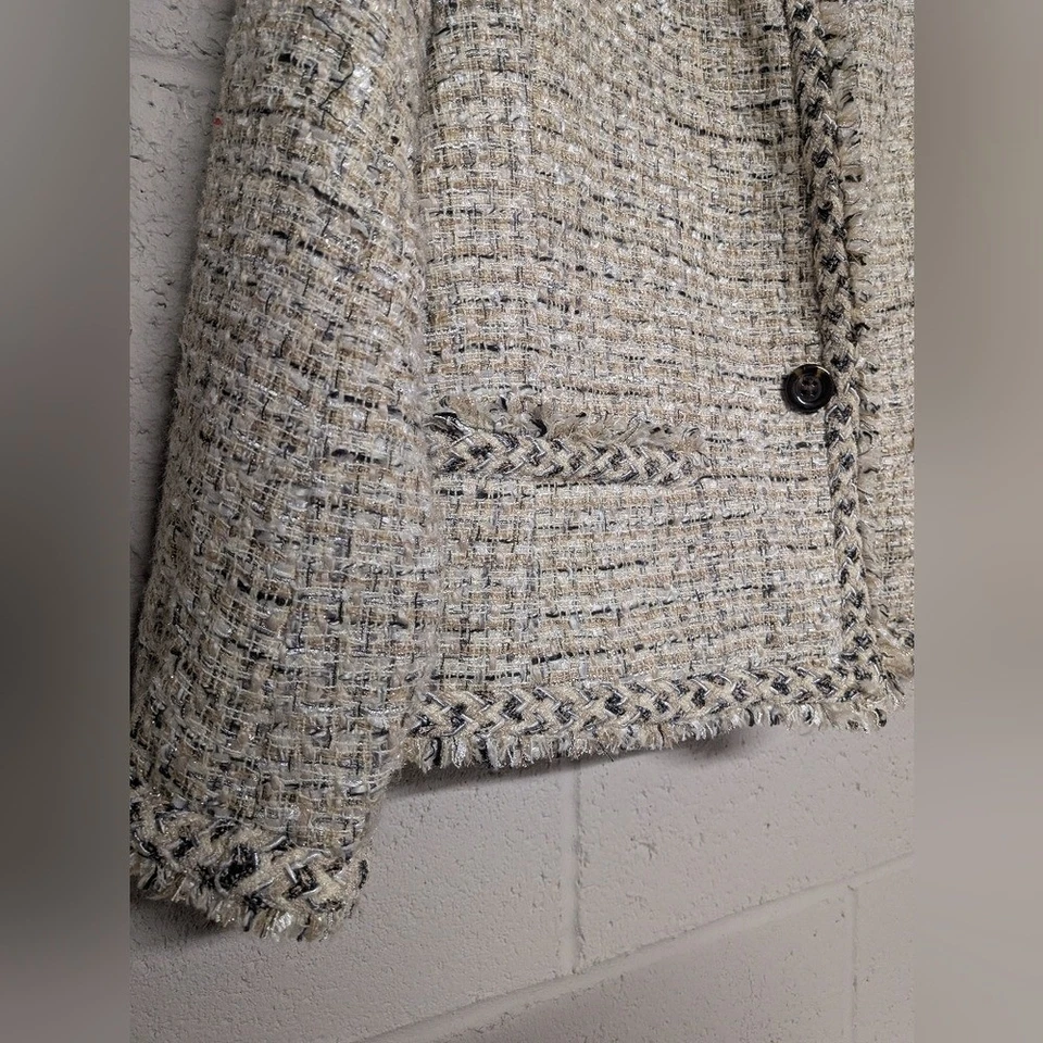 Blazer Ann Taylor Petite Corte Crema Tweed Talla 6P, Usado en Excelente Condición Foto 4 de 4