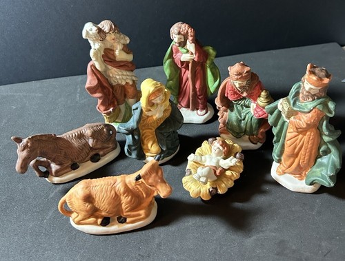 Vintage Nativity 8 Piece Set - Picture 4 of 13
