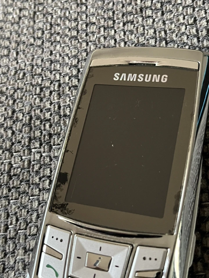 Samsung D840 Slide Mobile Phone Spares Or Repair Very Rare - Image 3 of 4