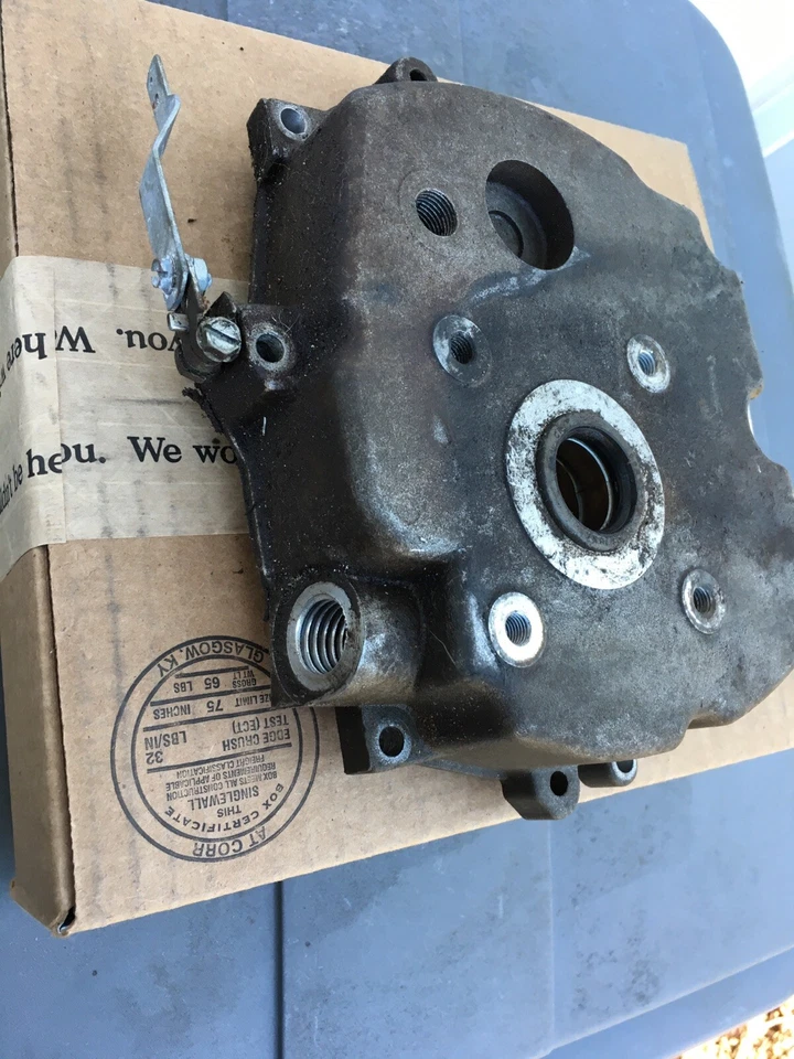 Cubierta de cojinete lateral del cárter del cilindro Tecumseh HSK50, HSK60, HSK70 31303 - FABRICANTE DE EQUIPOS ORIGINALES Foto 3 de 4