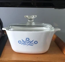 Vintage Corning Ware 1 3/4 Quart Blue Cornflower P-1 3/4-B Casserole w/Lid A7C