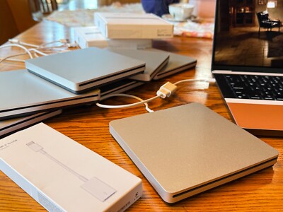 Apple SuperDrive USB-C M1 M4 Ready MD564LL/A + Writable CD/DVD Media included