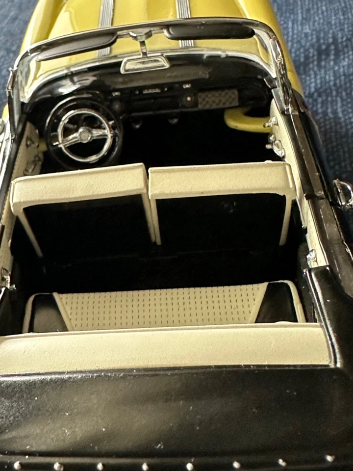 Pontiac Star Chief 1955 Franklin Mint 1:24 amarillo negro raro Foto 4 de 4