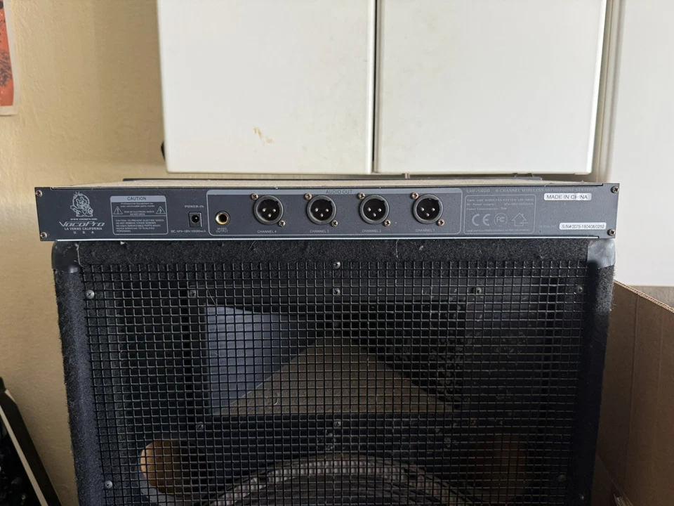 VocoPro UHF-5800-9 PLUS Microphone Wireless System - Image 3 of 4