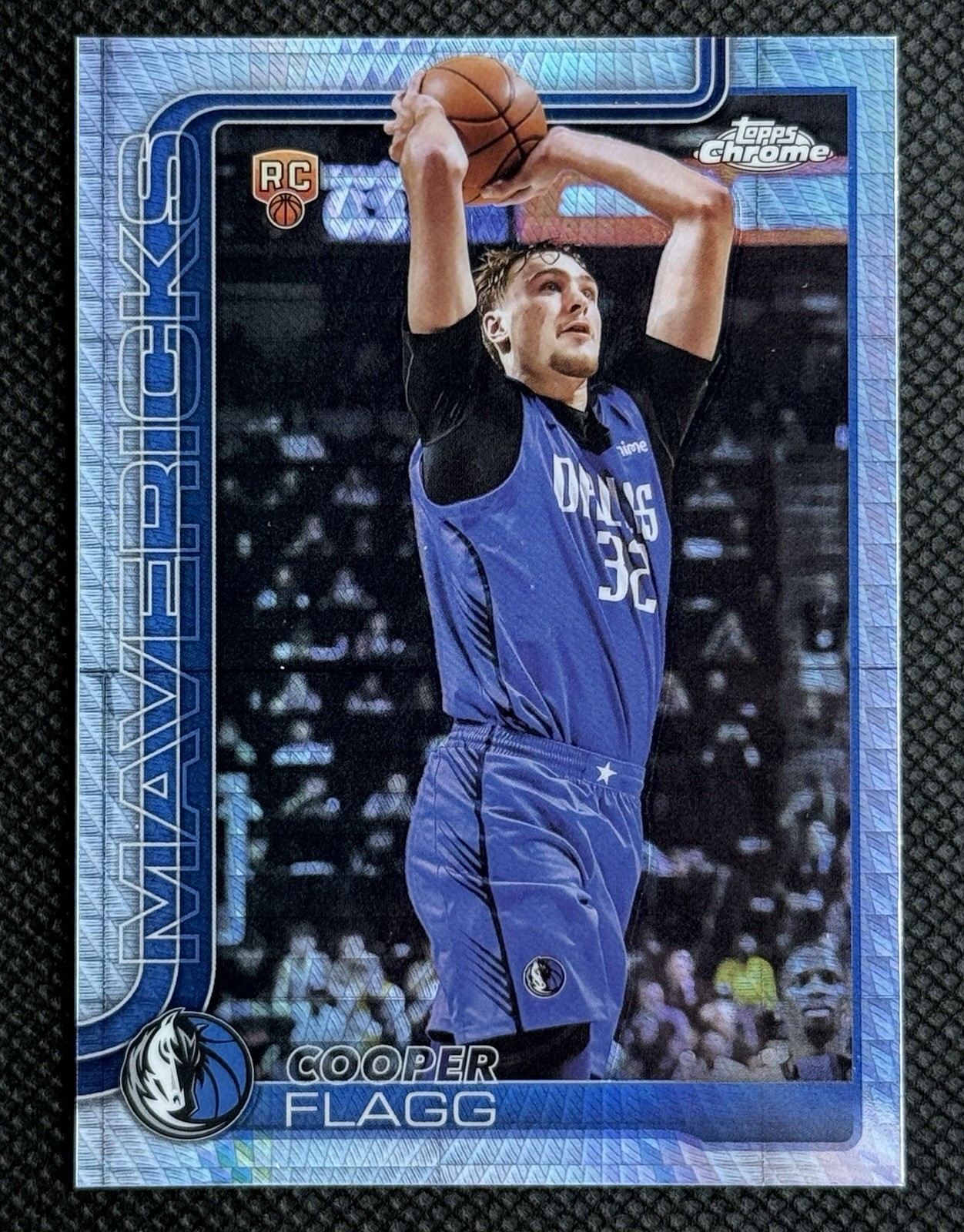 Cooper Flagg 2025-26 Topps Chrome Prism Refractor #251 Dallas Mavericks RC