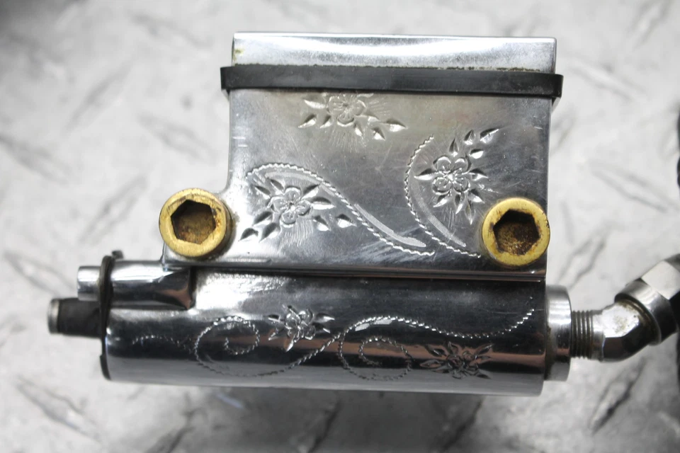 Harley-Davidson Sportster 1000 XLCH 1973 pinza de freno trasera y maestro trasero Foto 4 de 4