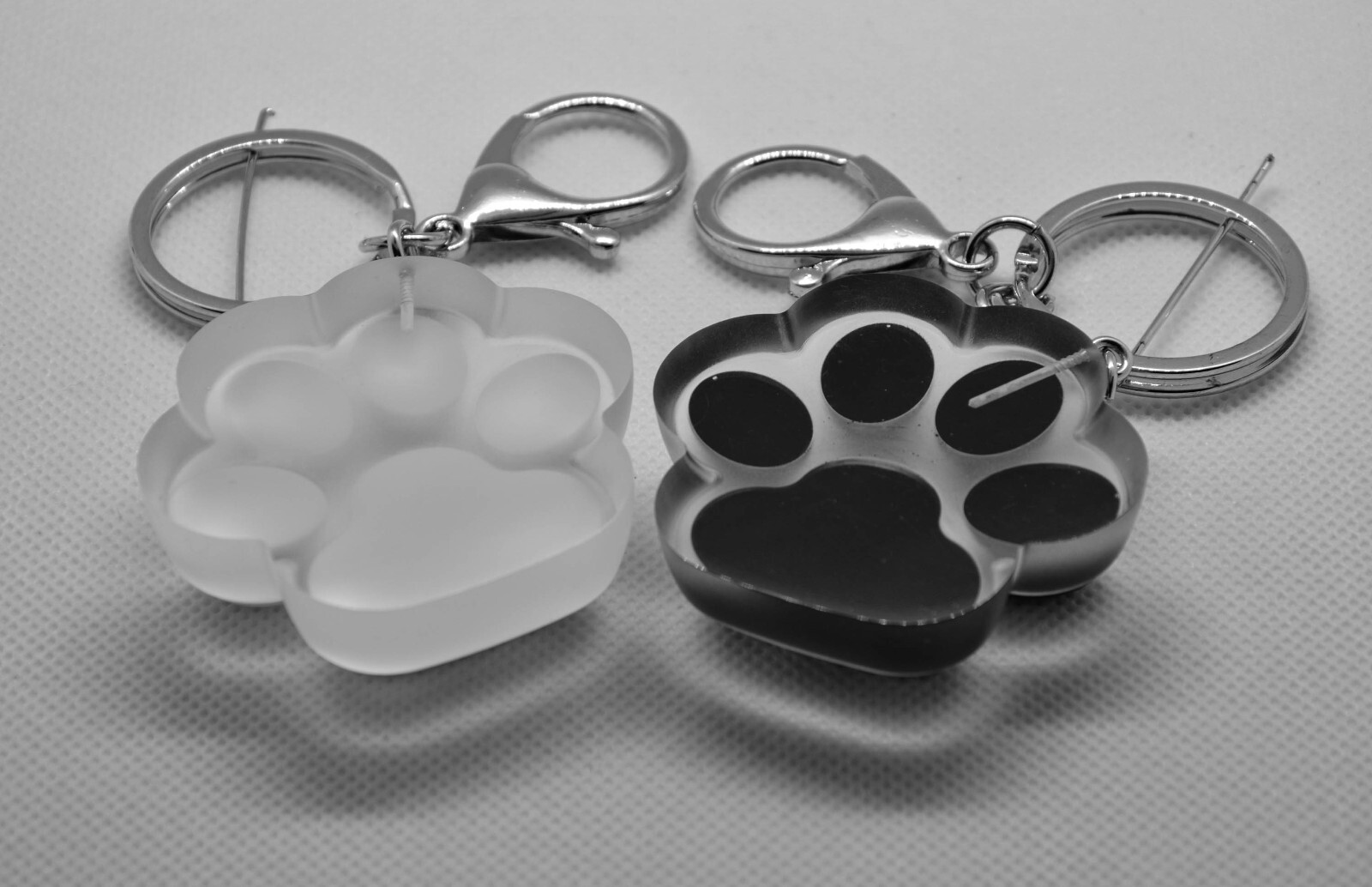 COPPIA PORTACHIAVI ACCESSORIO a Forma Zampetta di Gatto e Cane - Fatto a Mano foto 3