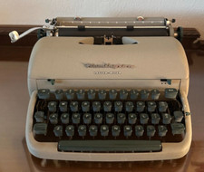 Vintage Remington Quiet Riter Typewriter With Miracle Tab Green Case UNTESTED thumbnail