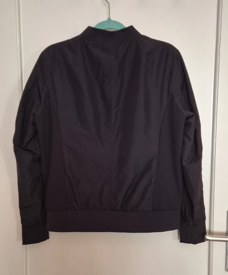 Leichte schwarze Jacke im Bomberstil von Urban Classics in Gr. L - Bild 2 von 4