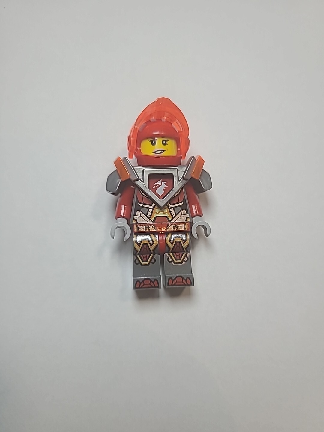 Lego Macy 70352 70361 70356 Dark Red Plume Nexo Knights Minifigure