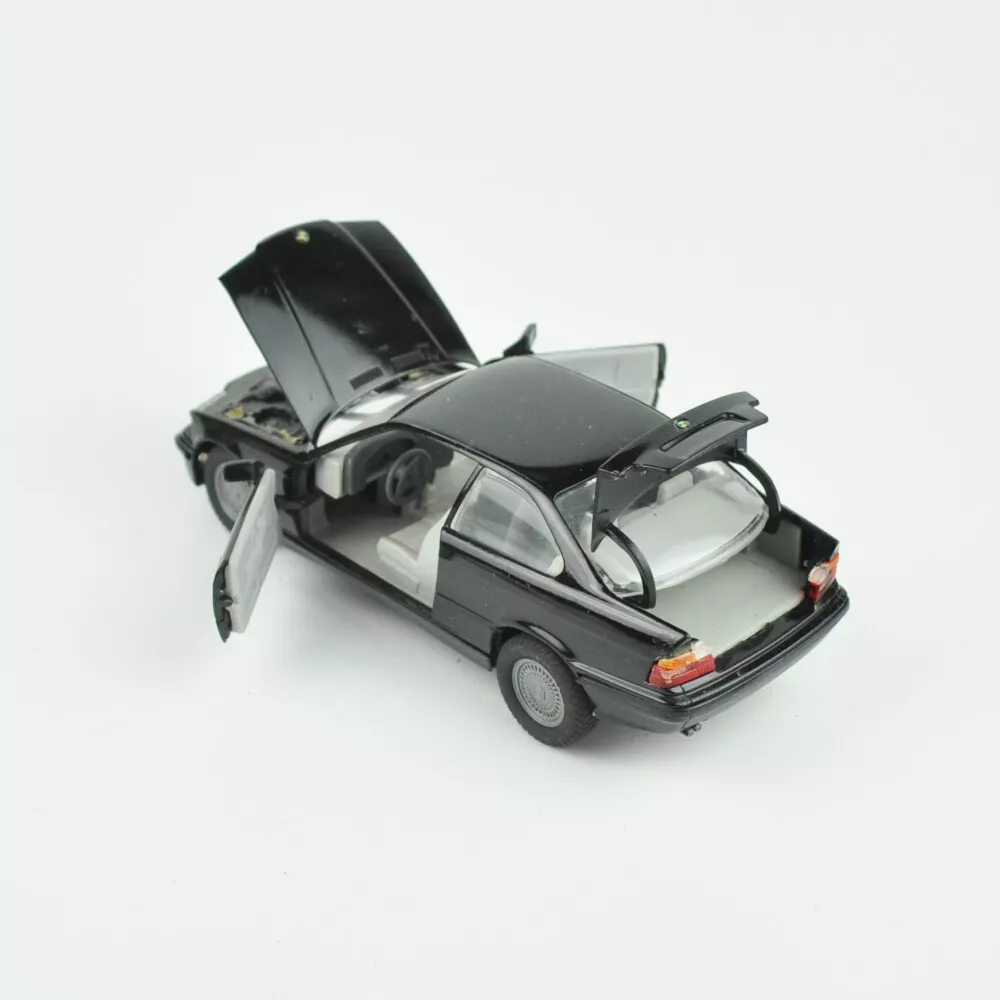 BMW 325i - Gama 2104 - 1:24 - Black/Black