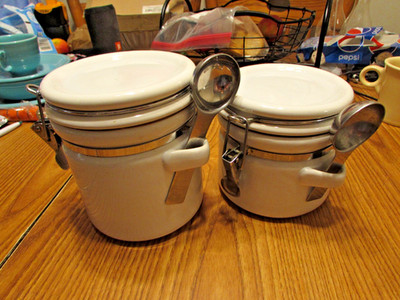 Oogi Corporation Set of 2 Airtight Porcelain Cannisters With Clamps