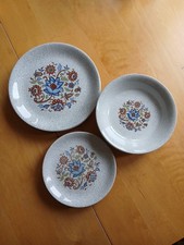 Alfred Meakin 1974 Set Of 4 Including Small And Dinner Plates And Breakfast Bowl