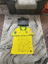 Norwich City FC Full Squad Signed Home Football Shirt 2025/26 With Coa Boxed
