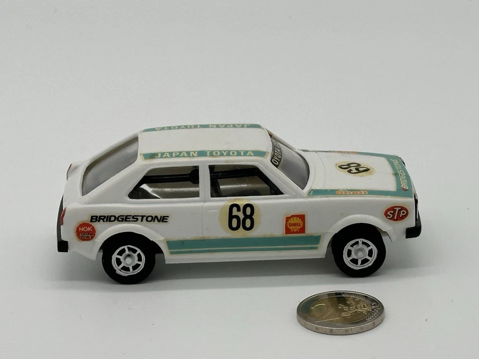 Toyota Corsa En Plastique Origine ? Japan ? Hong Kong ? - Photo 2/4