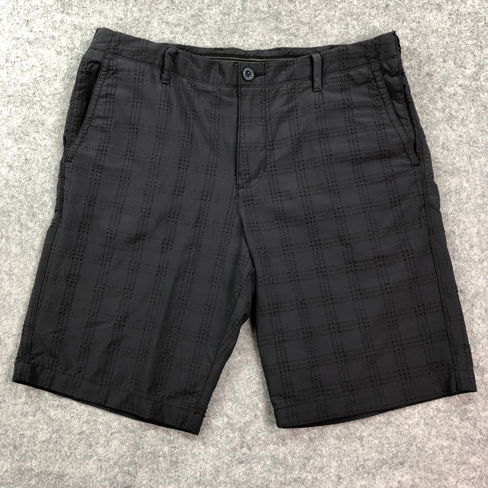 Tommy Bahama Mens Shorts 35 Black Plaid Textured Stretch Flat Front Nylon Golf