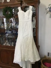 Lace Mermaid Wedding Dress sweetheart Neckline Bustles in back vintage Sz 6 