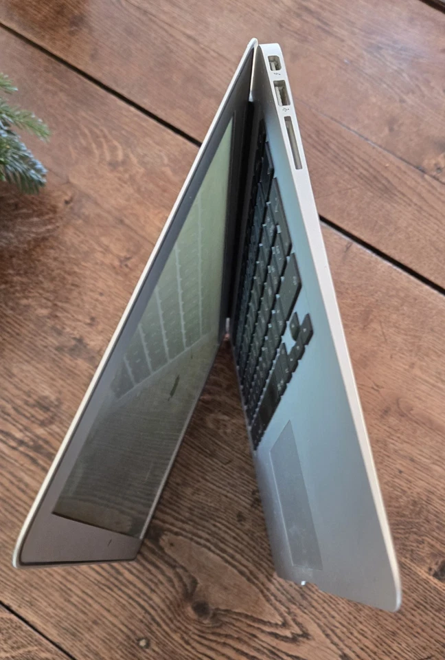 Apple MacBook Air 13" · i5 5th gen 1.8 GHz · 4GB · 250GB, photo 3 sur 5