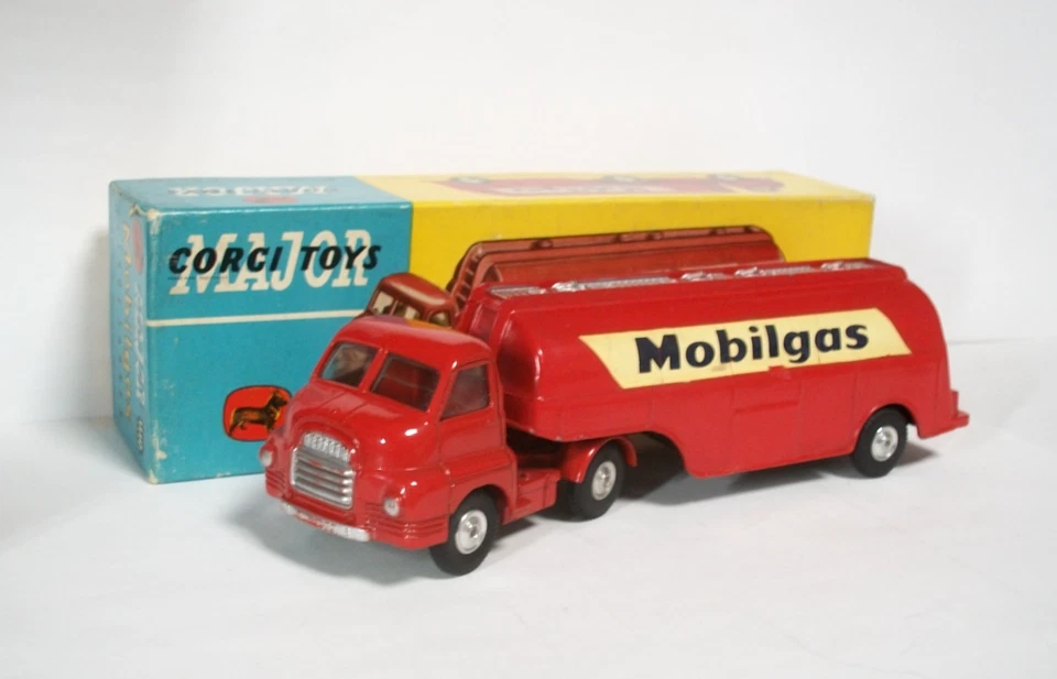 Corgi Toys Major Nr. 1110 Bedford Petrol Tanker mint/boxed 1:43 - Bild 3 von 4