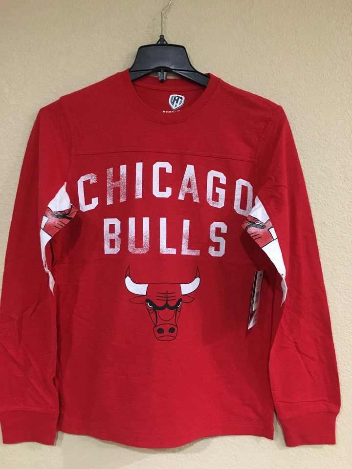 Chicago BULLS Men's Long Sleeves T-Shirt - Hands High T-Shirt by G-III - Image 2 of 4