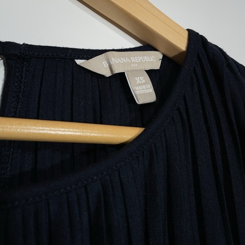 Banana Republic Blouse Womens XS Dark Navy Pleated Sleeveless Tank Blouse EUC - Picture 3 of 4